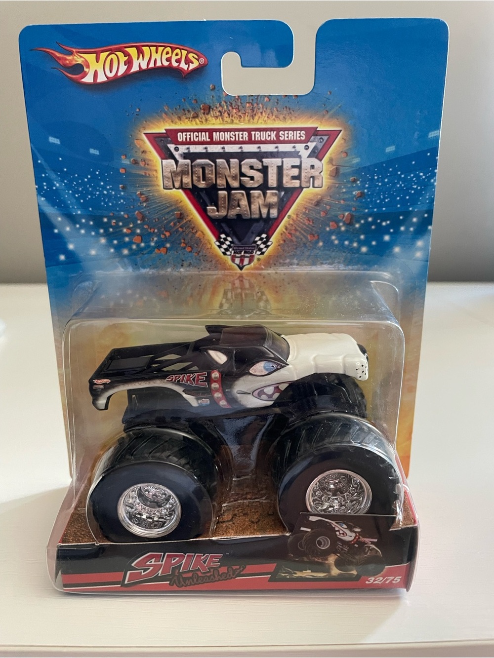 Hot wheels monster jam spike unleashed truck